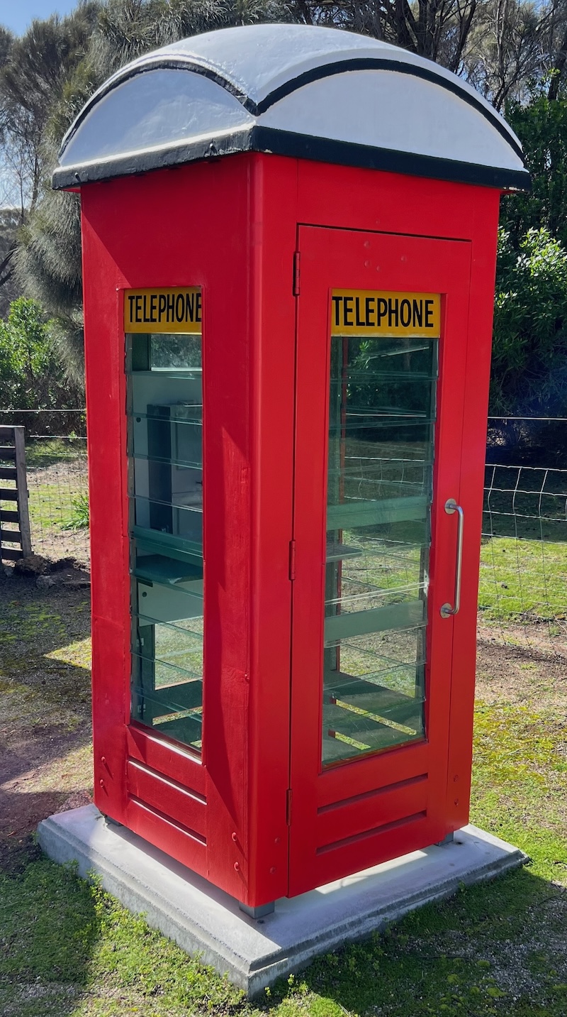 /images/phonebooth.jpeg